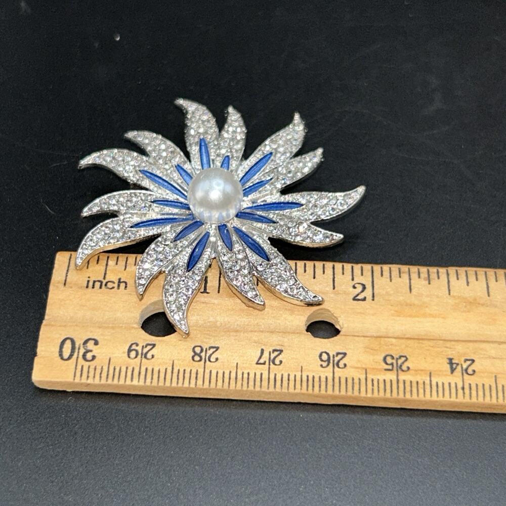 Silver Tone Blue Enameled Daisy Style Brooch Clear Rhinestones Faux Pearl Center